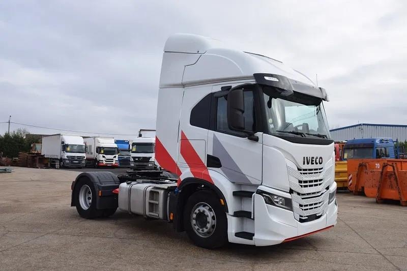 Iveco S-WAY AT460S