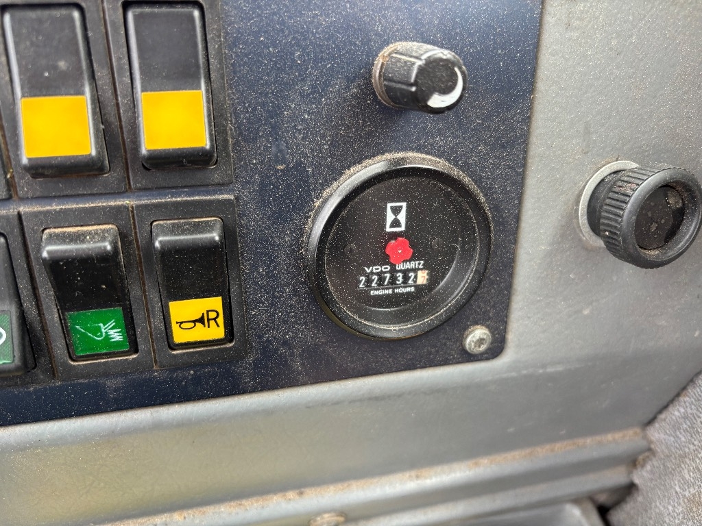 Volvo L 90 C / Lyžica, Extra hyd, Mazací tuk, Pákové riadenie kuva 18