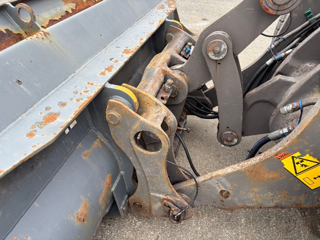 Volvo L 90 C / Lyžica, Extra hyd, Mazací tuk, Pákové riadenie kuva 7