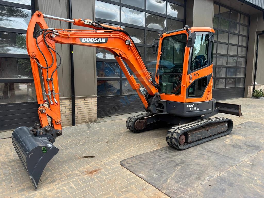 Mini-pelle Doosan DX 35 Z — occasion 2017, 2 323 h