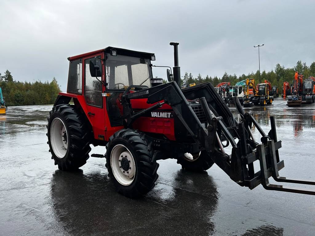 Valmet 605 / 4WD, Фронтальний навантажувач, Чистий kuva 4