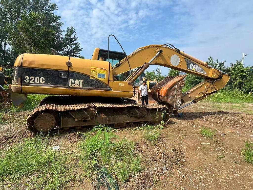 CAT 320 C L