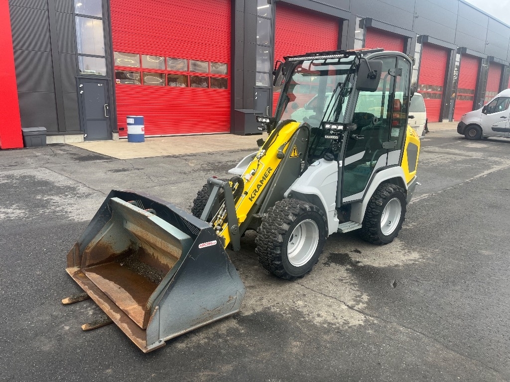 Kramer 5040 / 2 kauhaa, Trukkipiikit kuva 2
