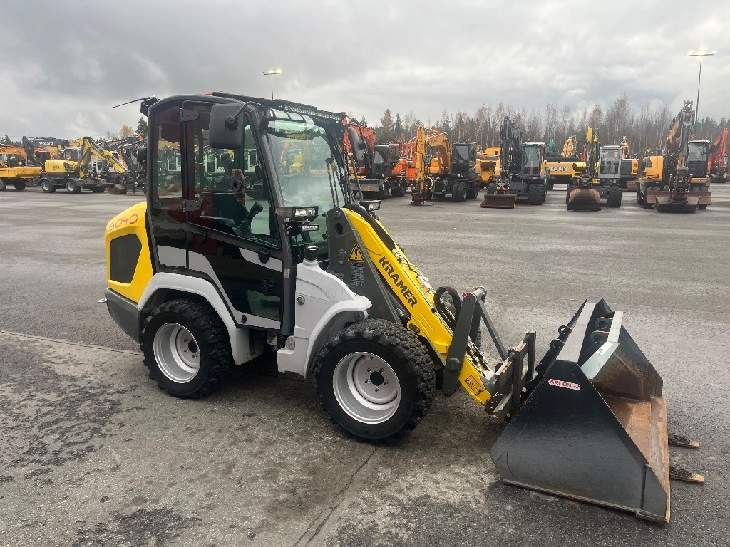 Kramer 5040 / 2 kauhaa, Trukkipiikit kuva 6