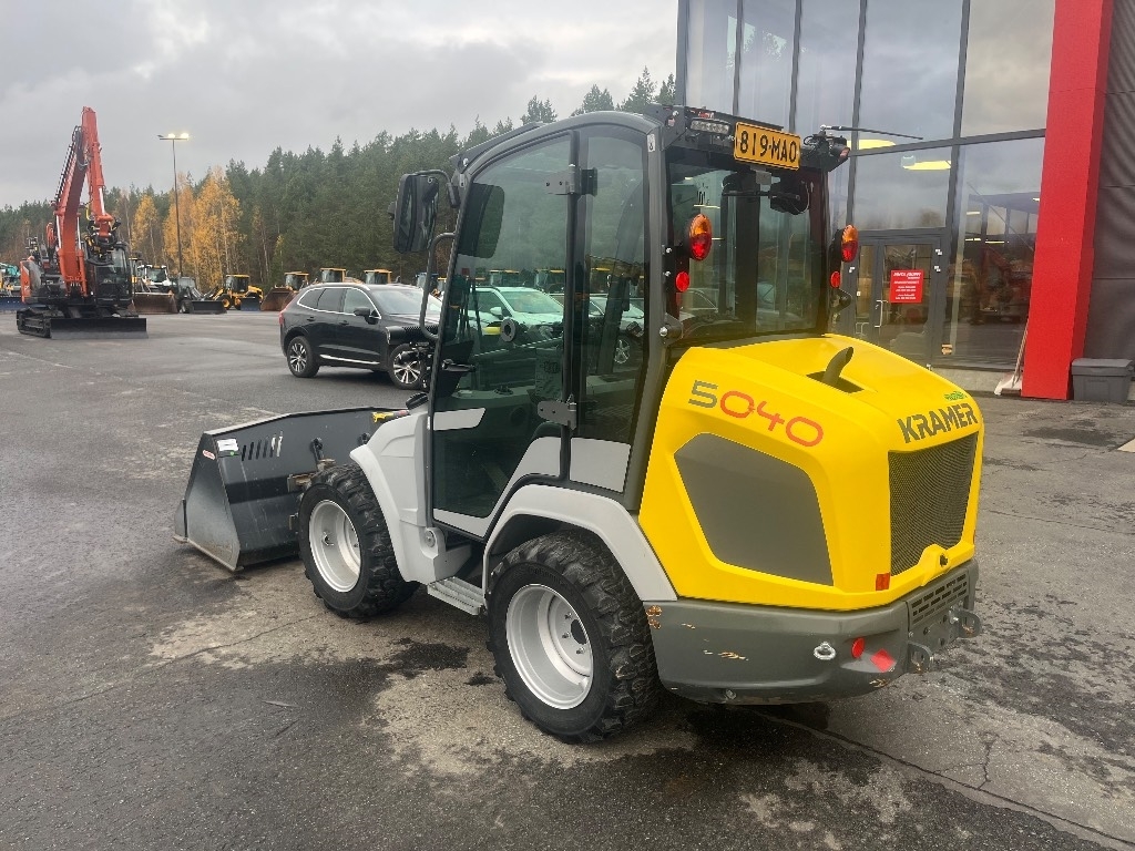 Kramer 5040 / 2 kauhaa, Trukkipiikit kuva 3