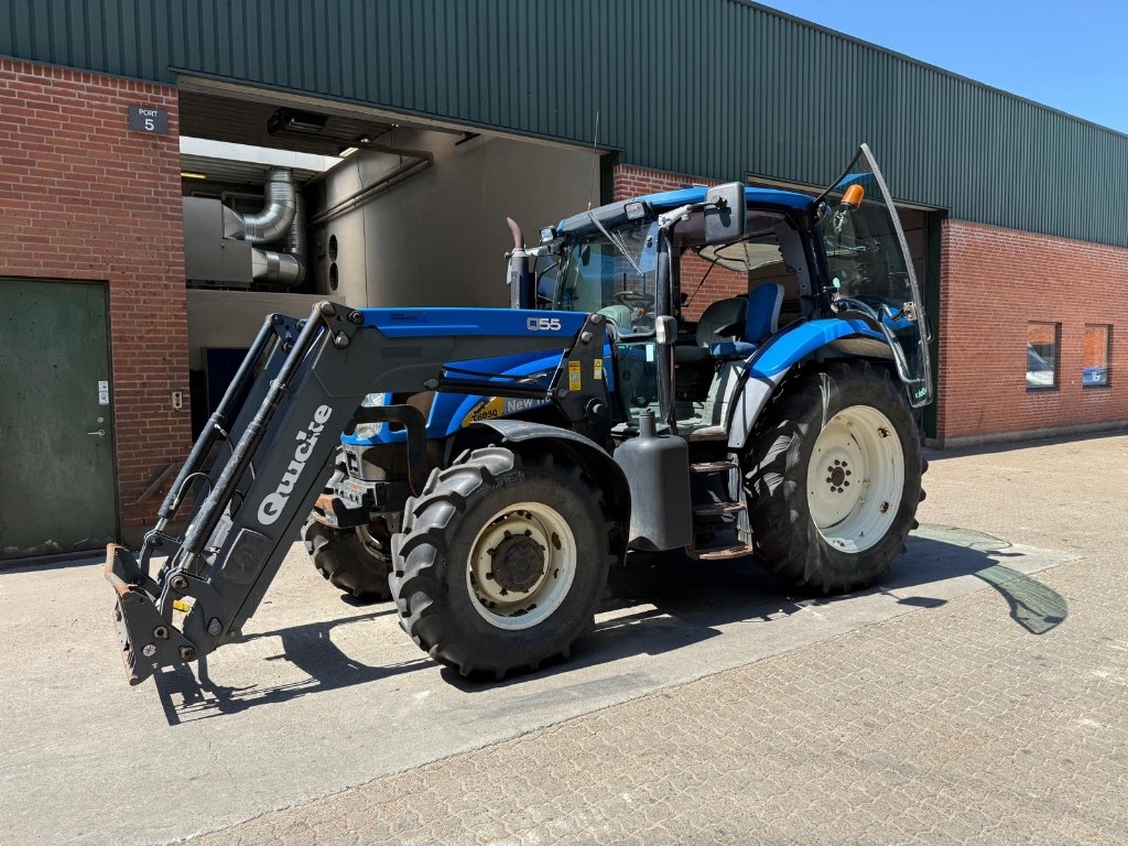 New Holland T6030 Schlepper mit Quicke Q55 Frontlader