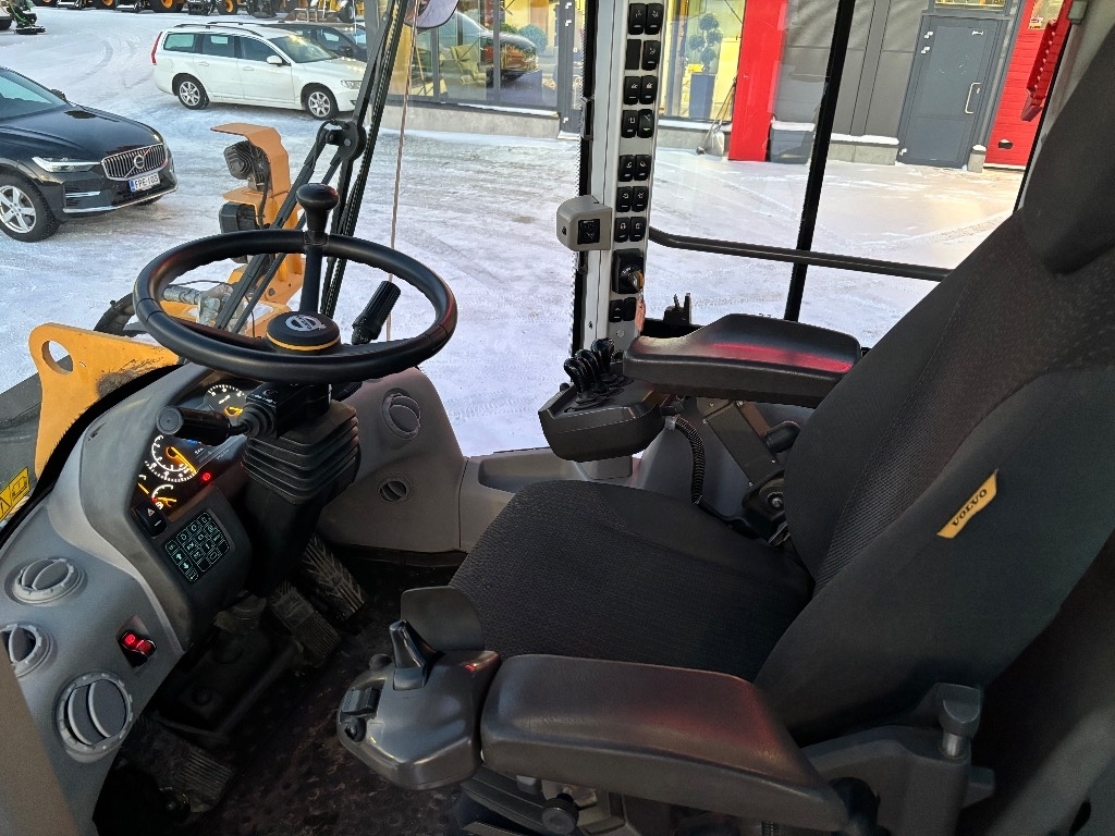 Volvo L 110 H / Neumáticos nuevos, CDC, BSS kuva 12