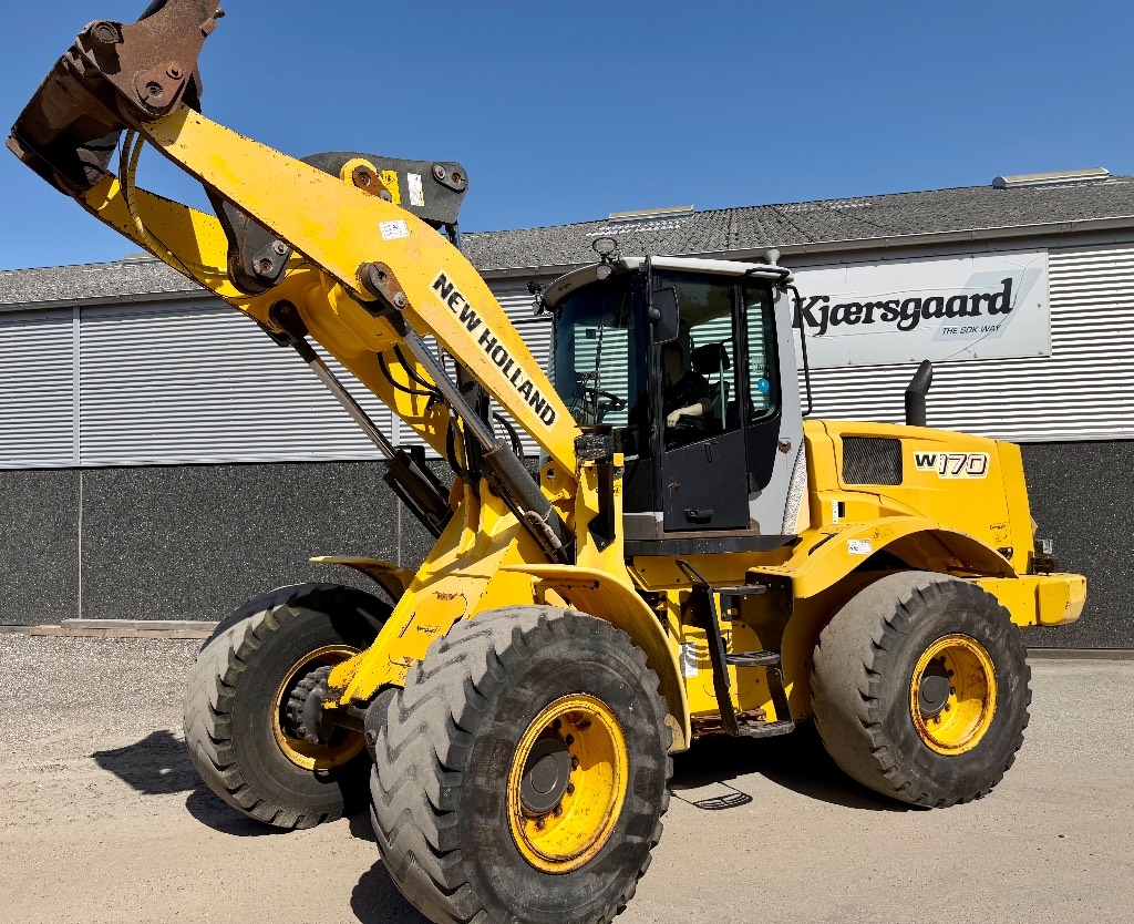New Holland W 170