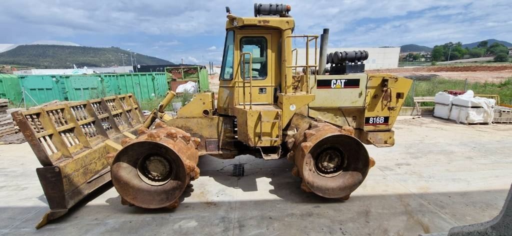 CAT 816B