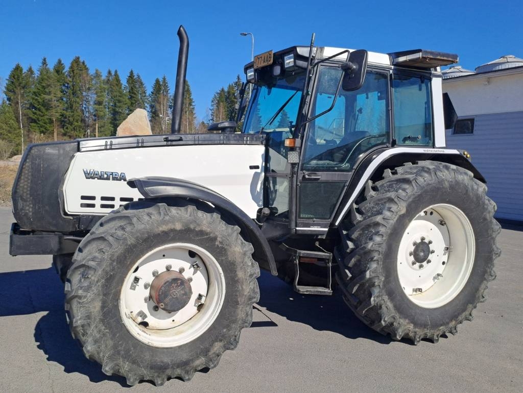 Valtra 8400