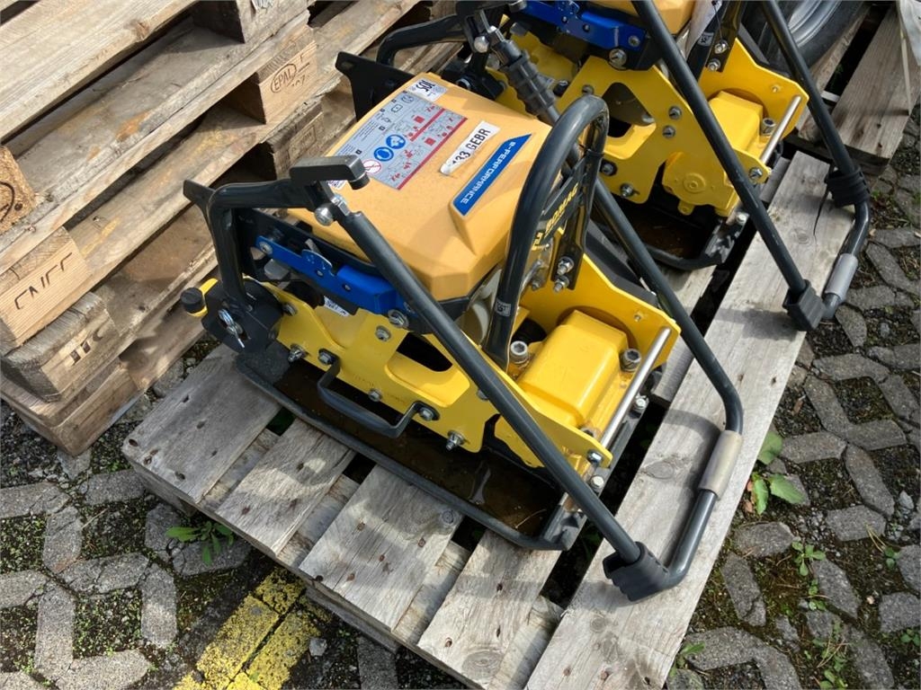 Plaque vibrante Bomag DE BP 10/36 e — occasion 2023