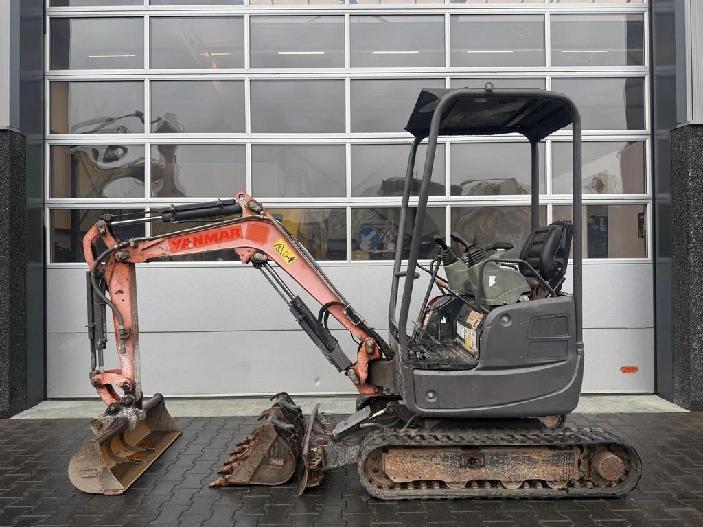 Yanmar Vio17