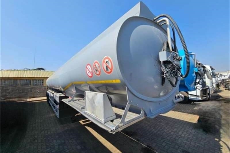 Sa Truck Bodies TRI AXLE FUEL TANKER