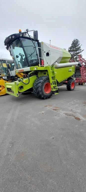 CLAAS AVERO 240 + C430