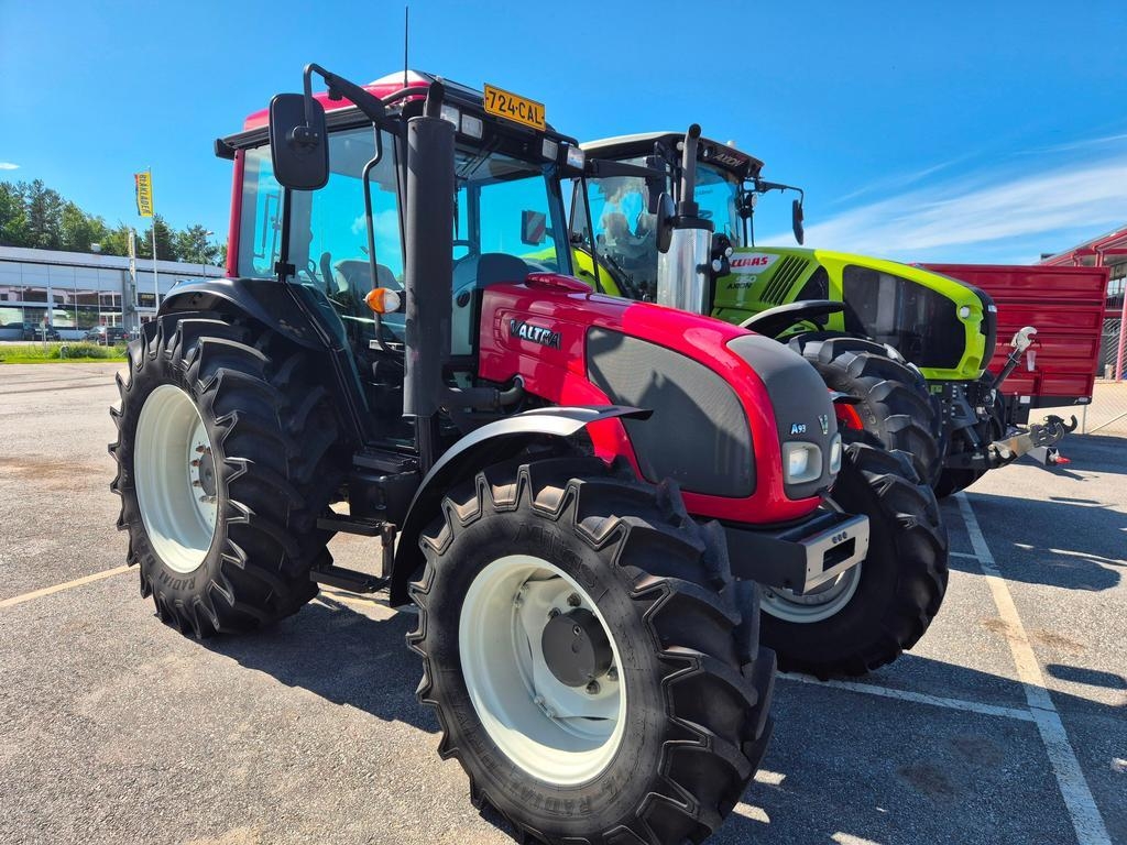 Valtra A93