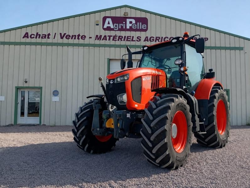 Kubota M7133