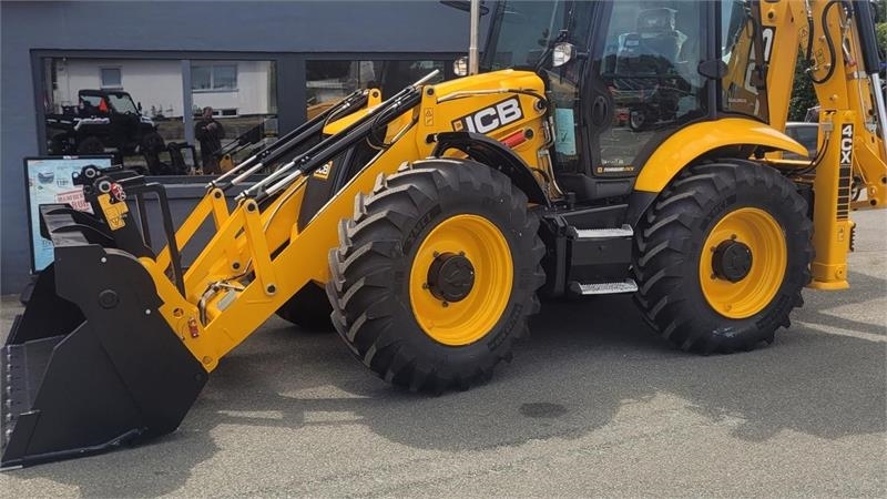 JCB 4CX