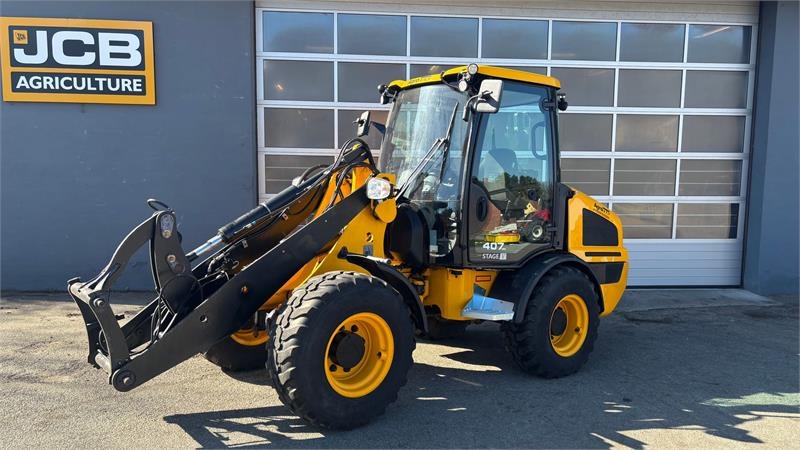 JCB Agri 407