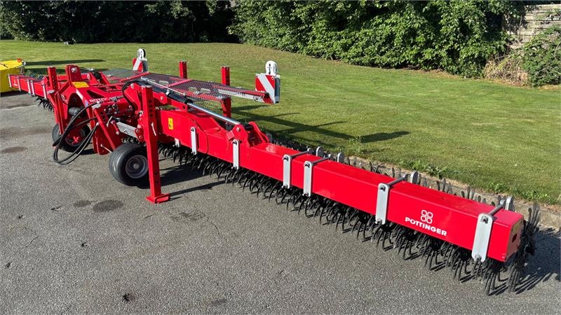 Pöttinger Rotocare V8000