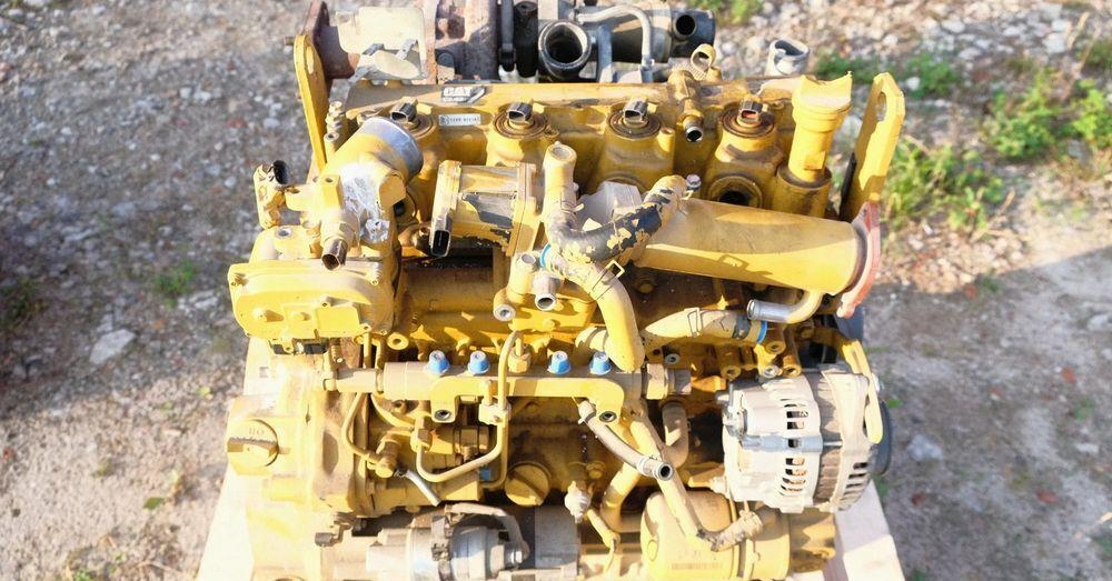 Kubota silnik caterpillar c 3.3B 3.3 litra