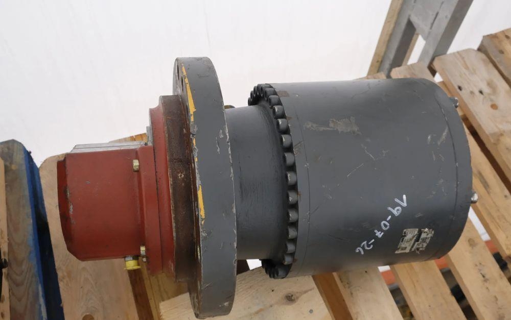 Liebherr reduktor obrotu SAT 275/261 R926,R924,R922 gąsieni — occasion