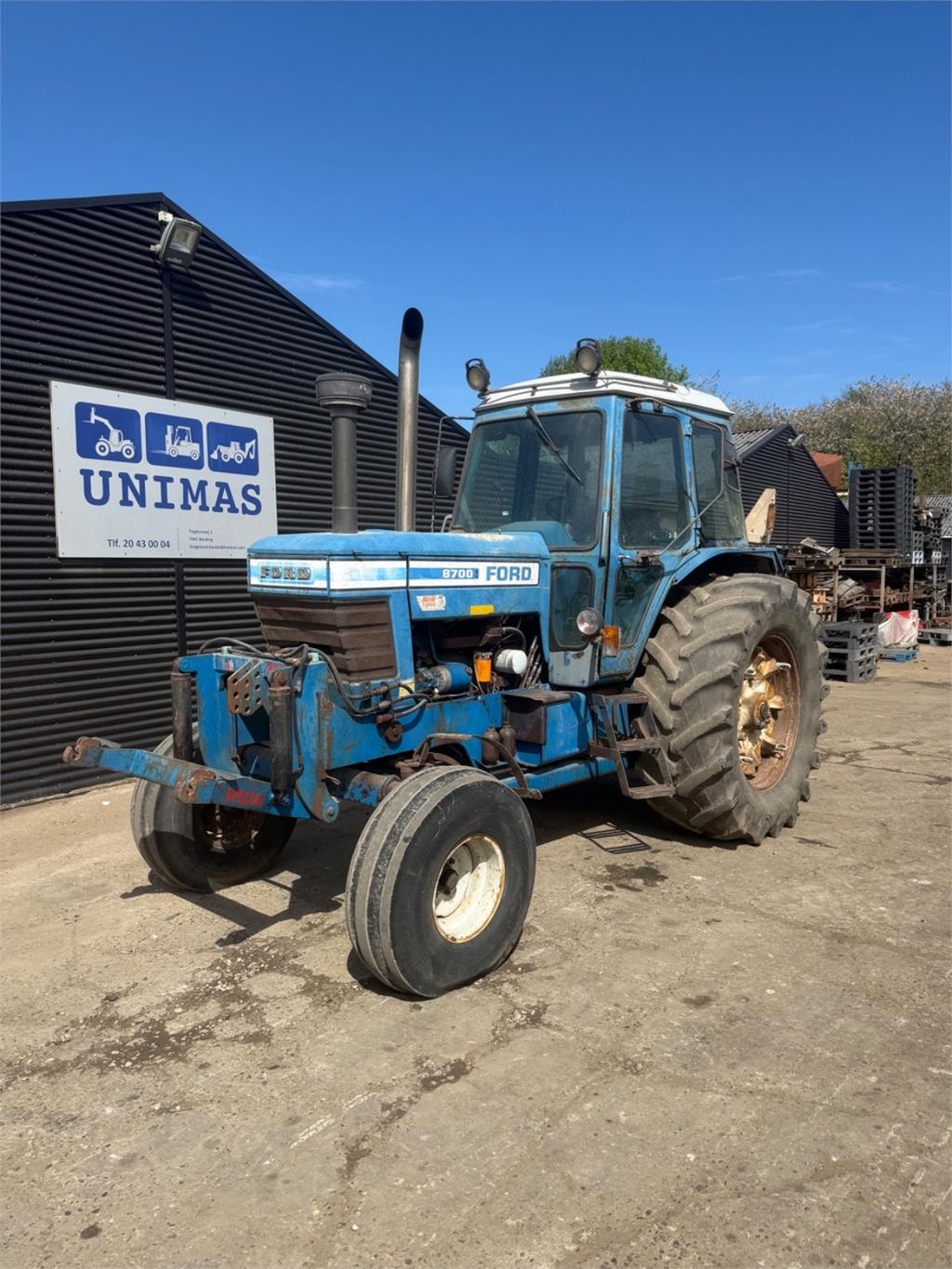 Ford 8700
