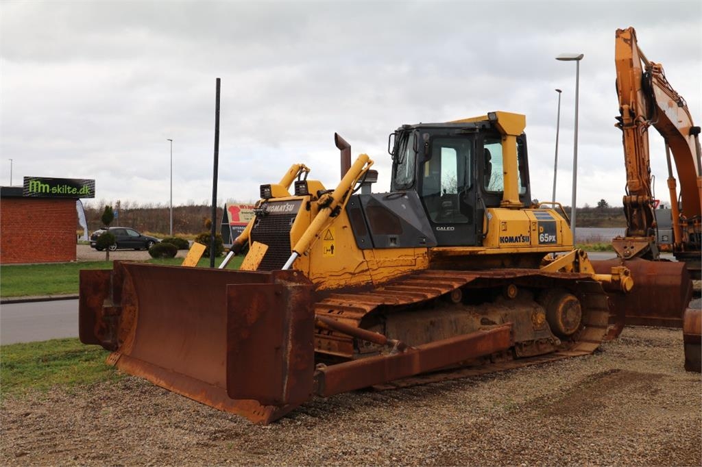 Komatsu D65PX-15