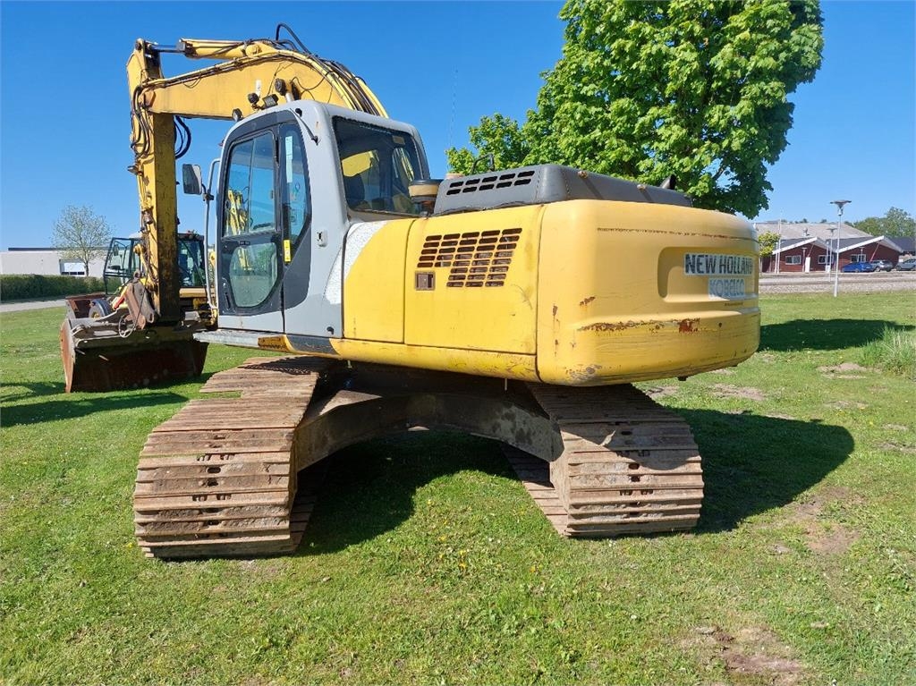 New Holland E215LC