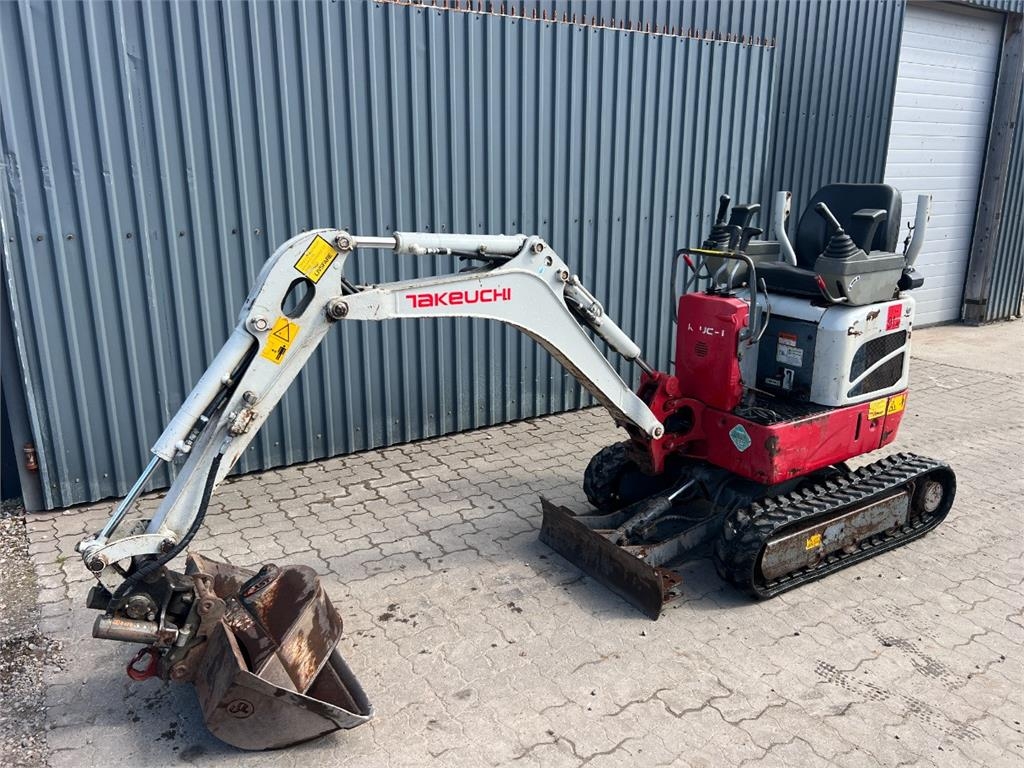 Takeuchi TB210R - Minigraver / Tiltman og 2 skolve