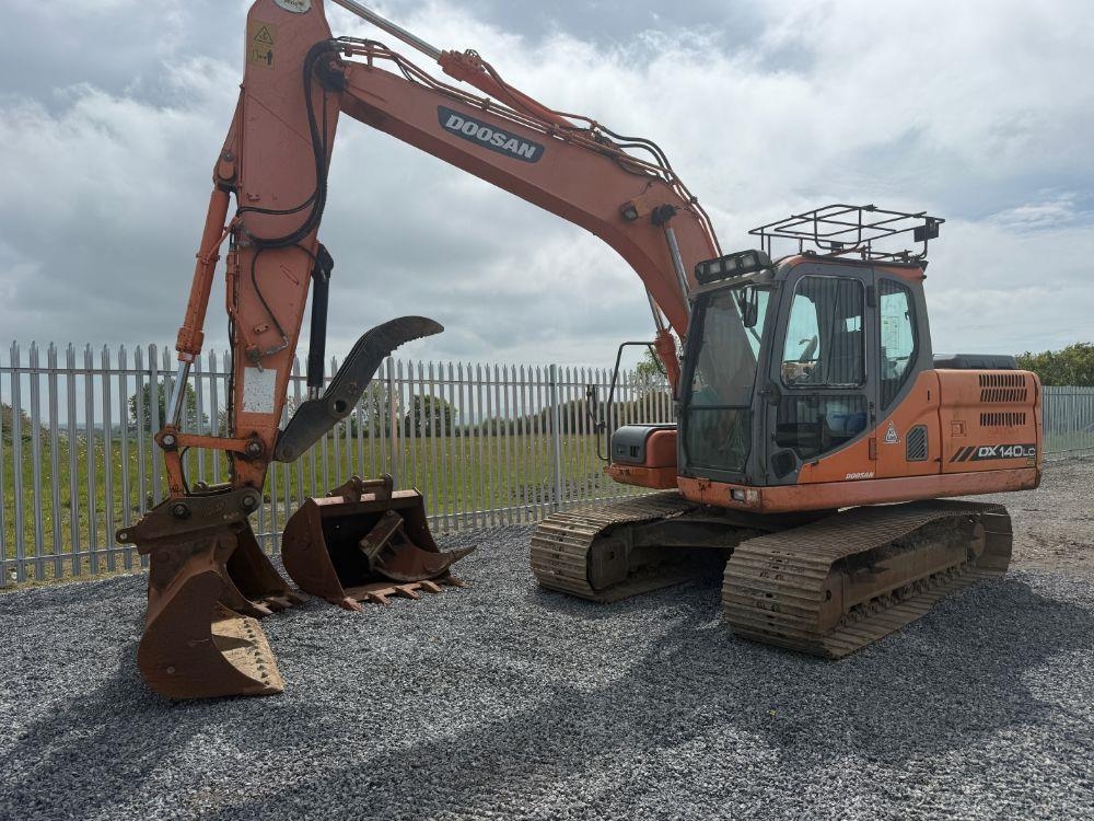 Doosan DX 140