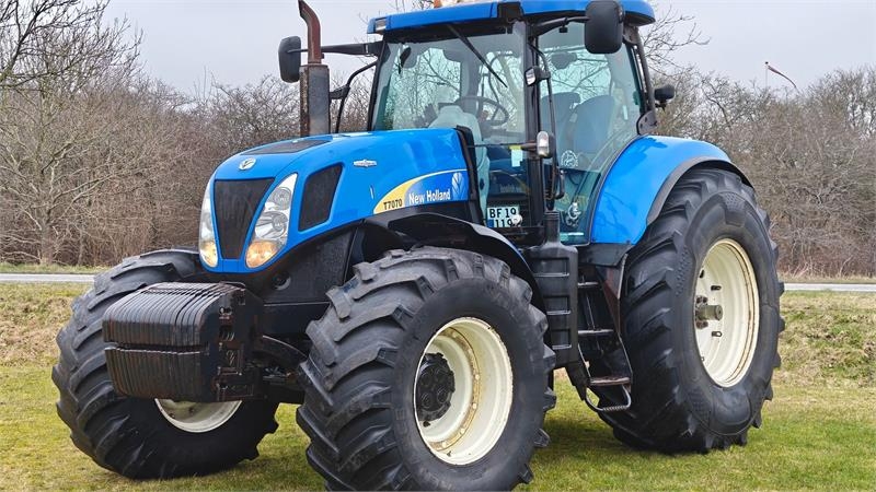 New Holland T7070 AutoCommand