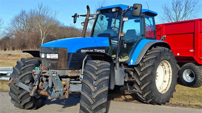 New Holland TM 165