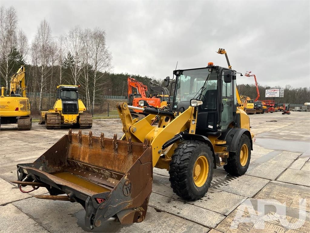CAT 908M
