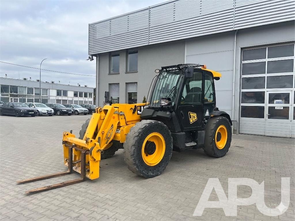 JCB 541-70
