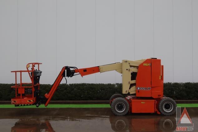 JLG E300AJP