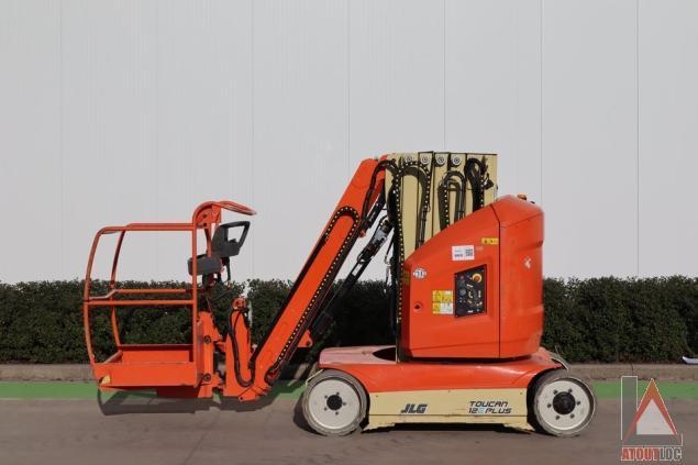 JLG TOUCAN 12E +