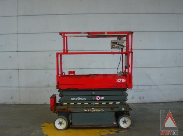 SkyJack SJ3219