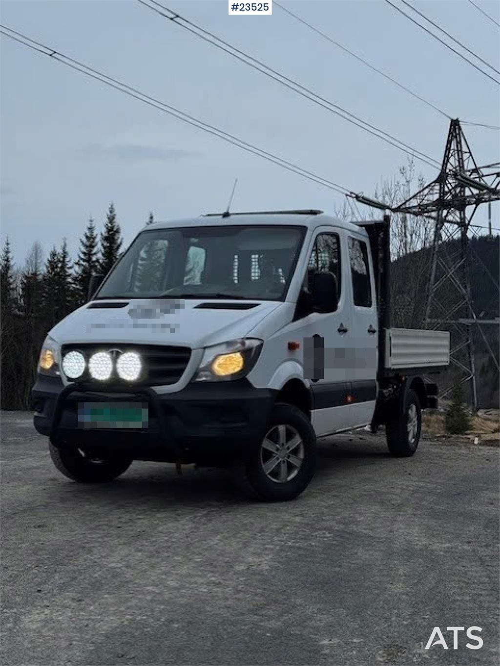 Mercedes-Benz Sprinter 4x4 w/ HIAB crane and two sets of tires