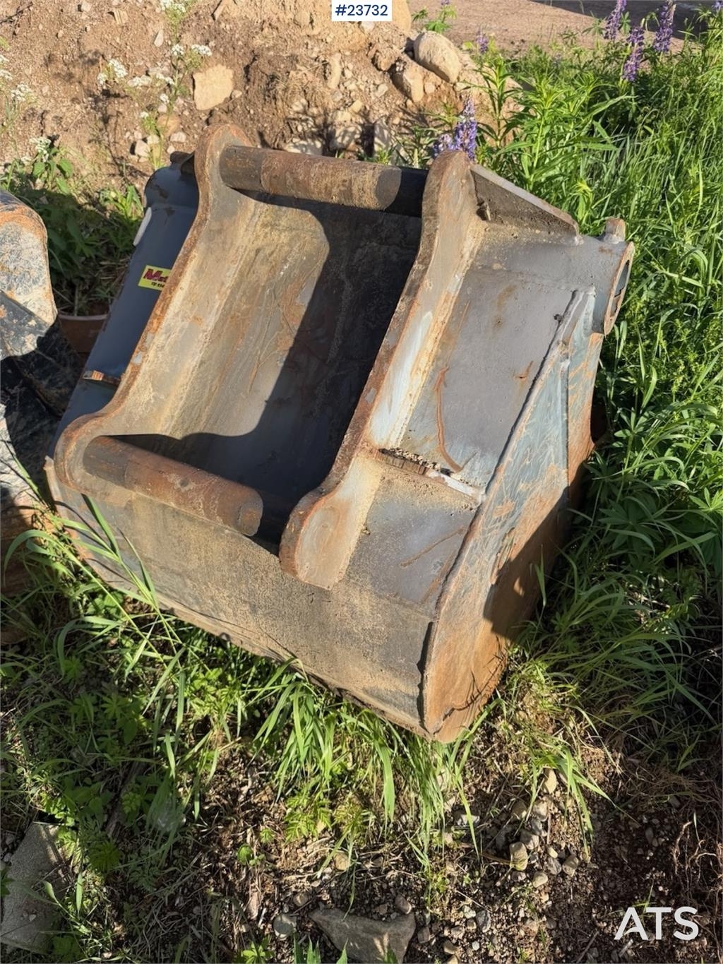 Nasta digging bucket with S60 attachment