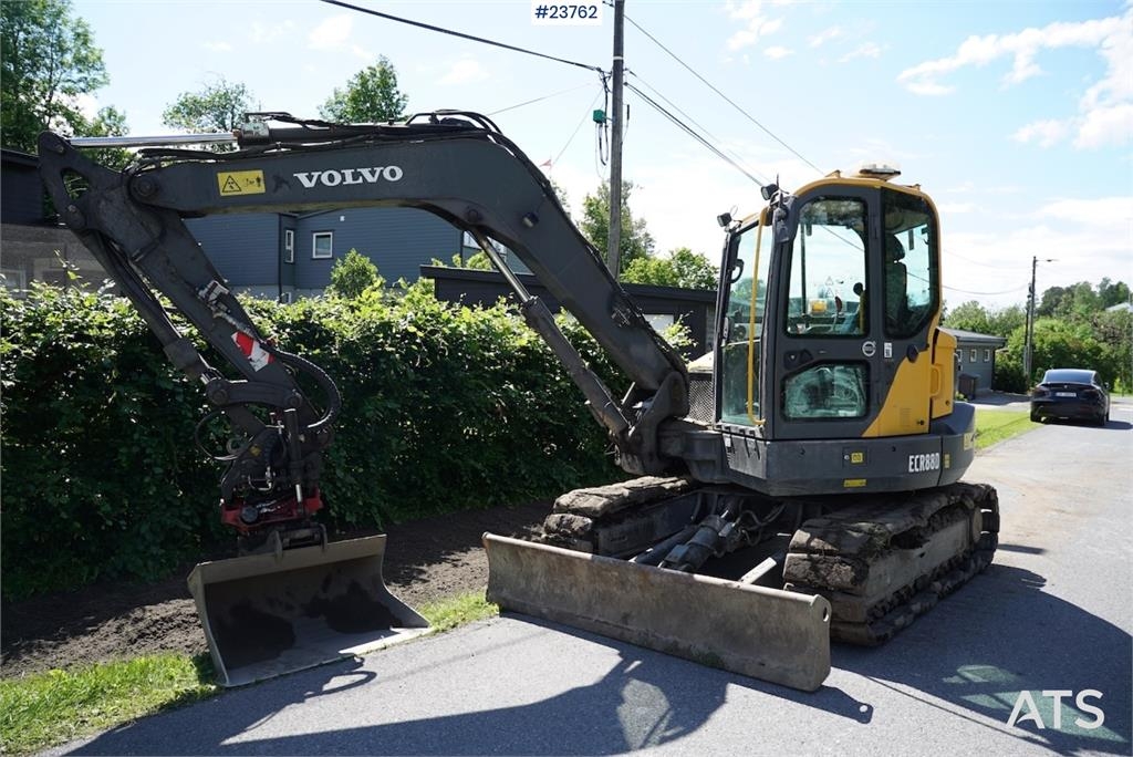 Volvo ECR88D with tilt and two buckets. Only 4700 hours