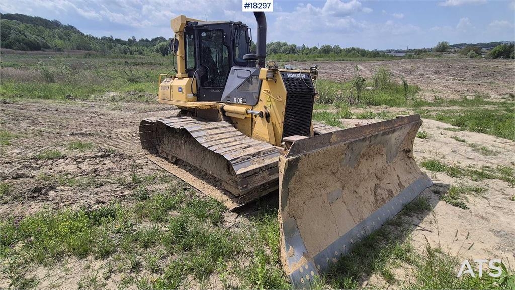 Komatsu D61PX-15