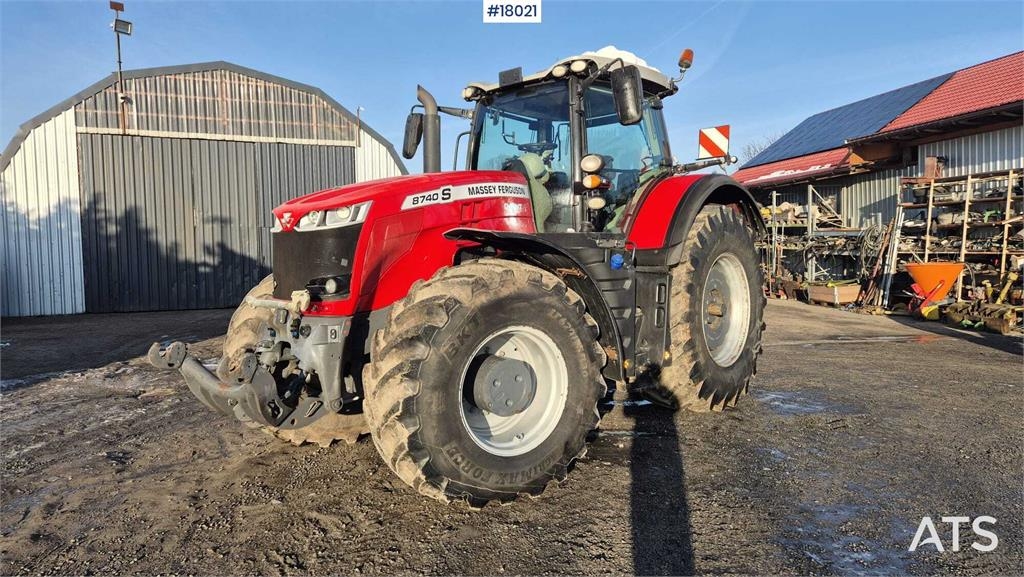 Massey Ferguson 8740S agricultural tractor (2019)