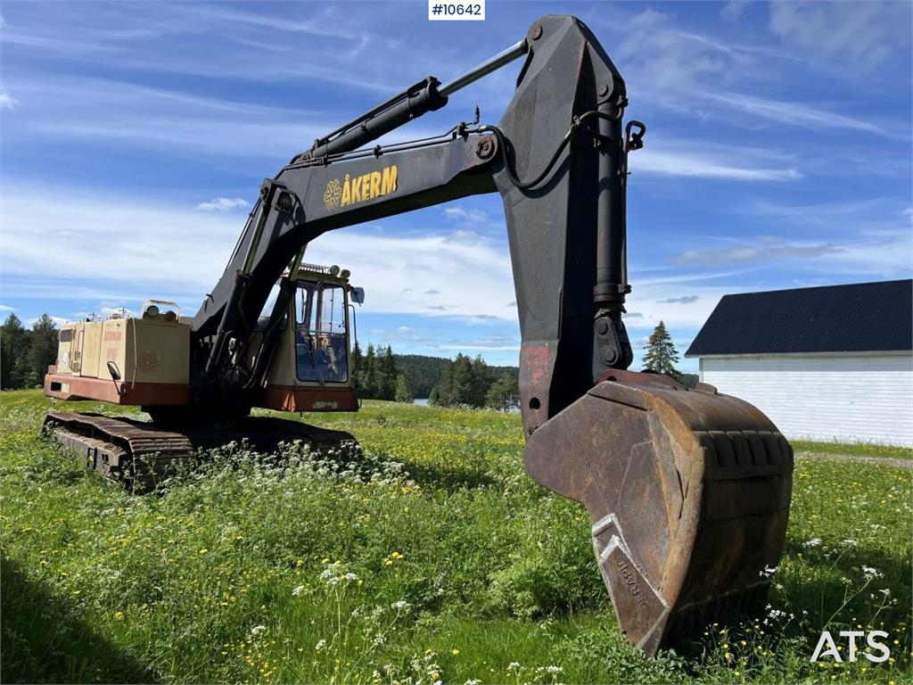 Åkerman H16C Excavator with Bucket