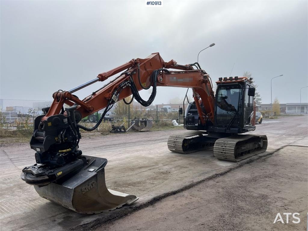 Pelle sur chenilles Hitachi ZX135US-7 Crawler with Attachments — occasion 2023