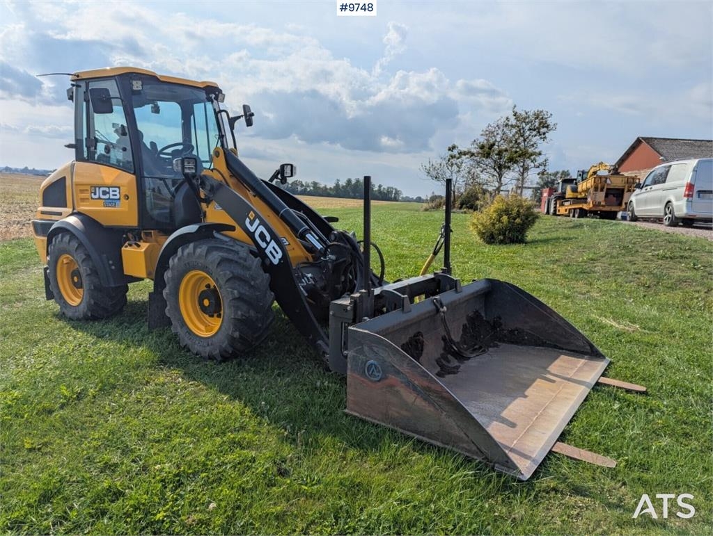 JCB 409