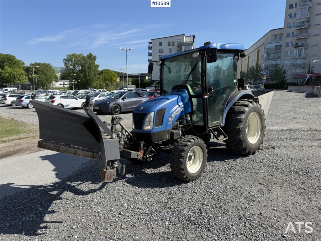 New Holland Boomer 54D 4x4 Tractor with folding plow and sand 