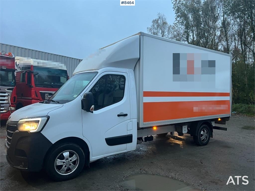 Renault master with tail lift