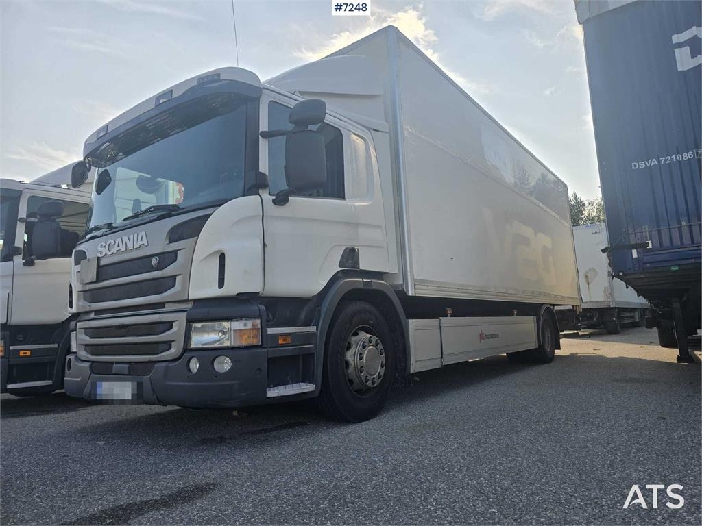 Scania P320 Box truck with tail lift
