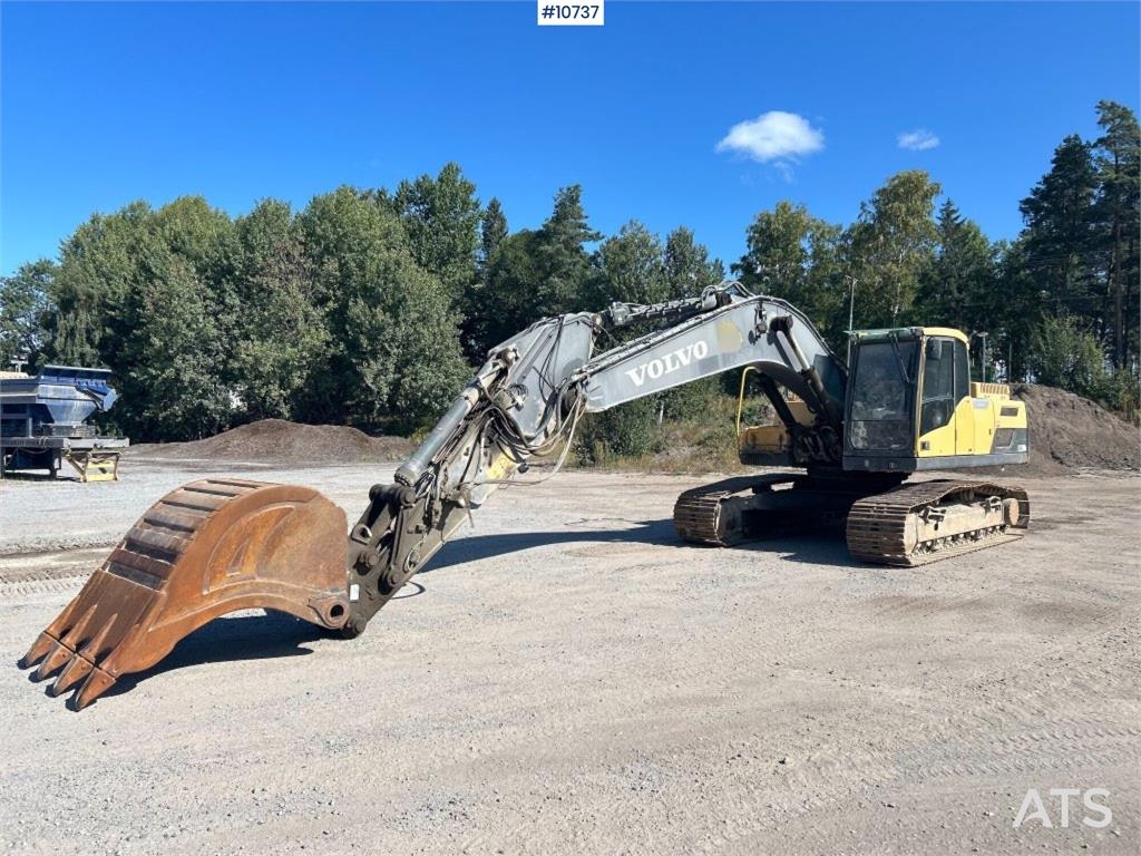Volvo EC 250 DL Tracked Excavator (VIDEO)