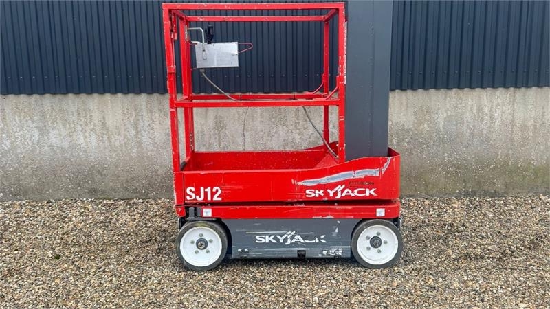 SkyJack SJ12